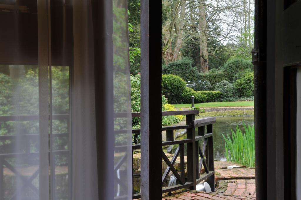 The Coach House At Missenden Abbey Bed & Breakfast Great Missenden Room photo