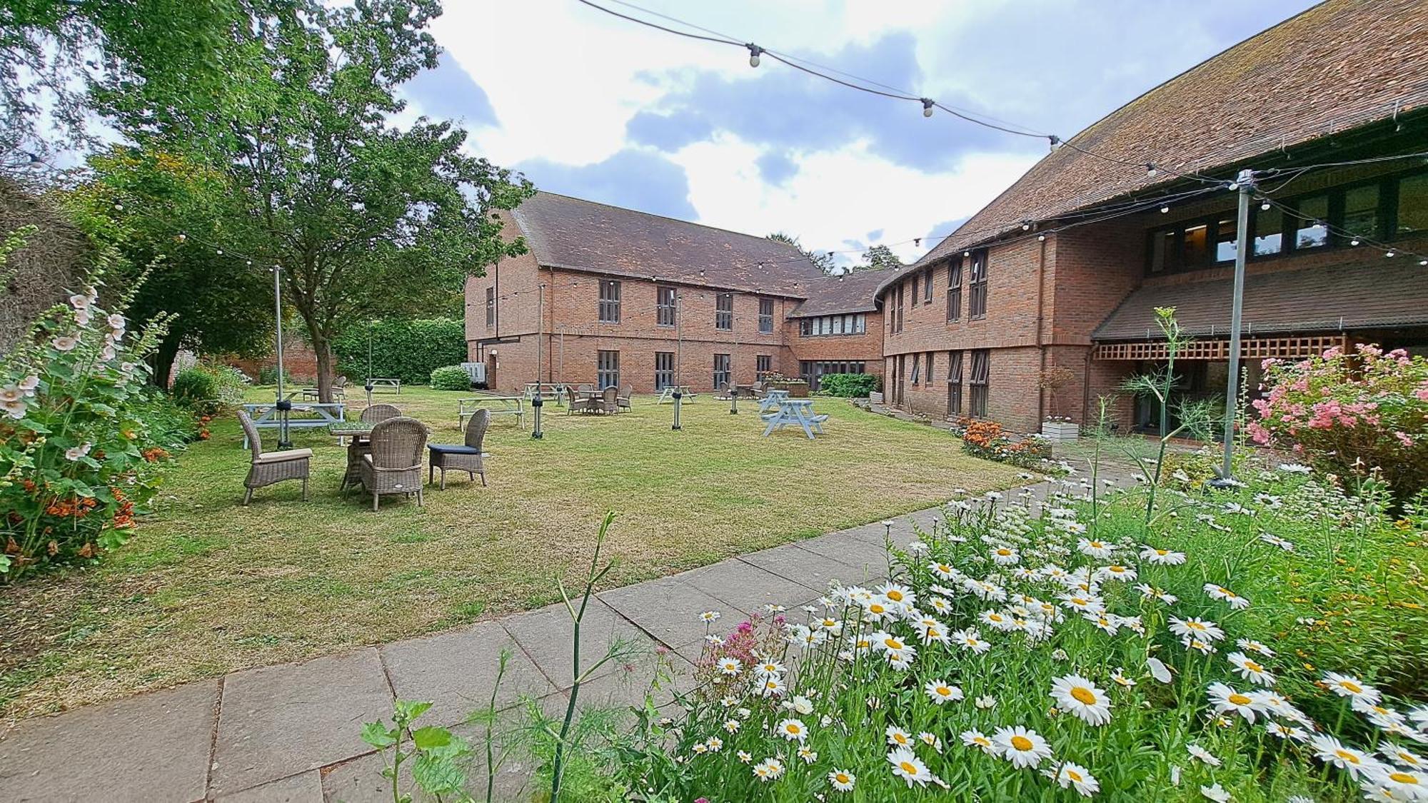 The Coach House At Missenden Abbey Bed & Breakfast Great Missenden Exterior photo